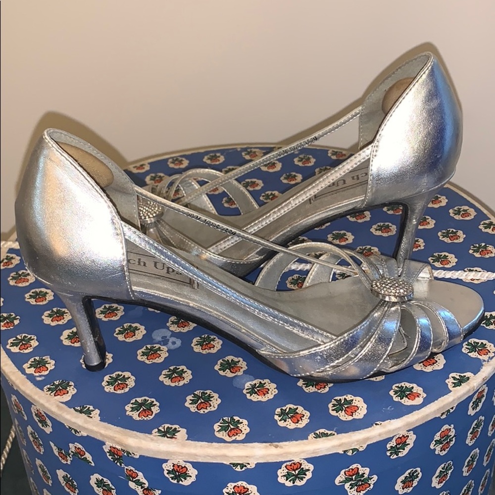 Silver heels - Picture 4 of 4